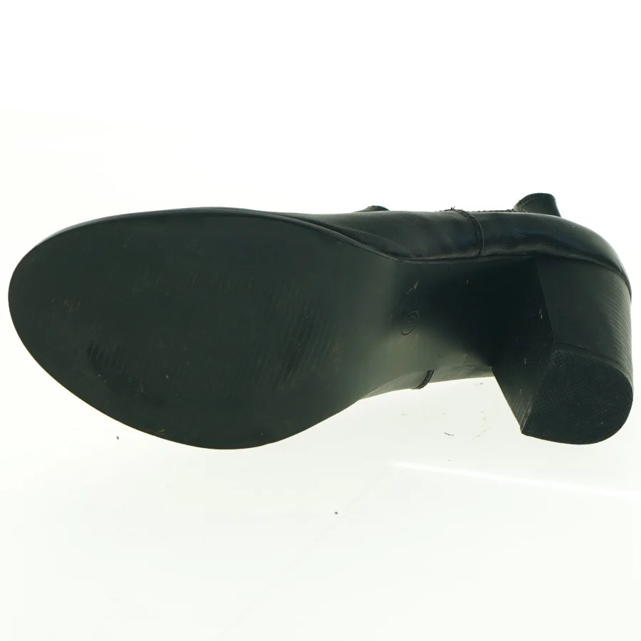 Sorte ankelstøvler med hæl (str. 40)