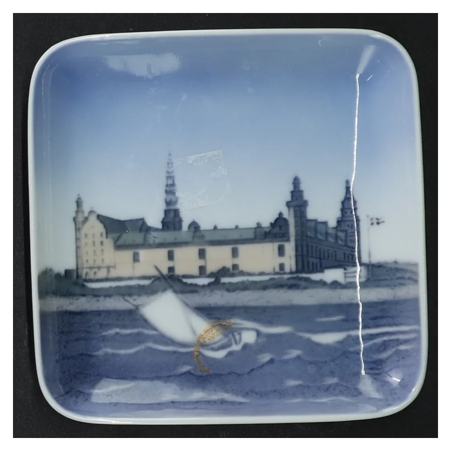 Kronborg askebæger fra B&G (str. 12,5 x 2,5 cm)