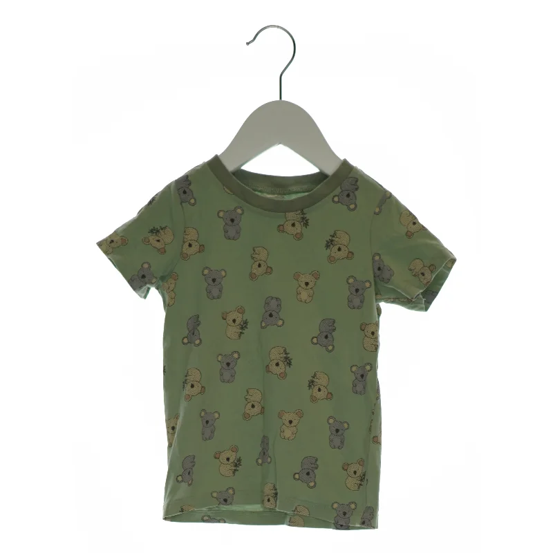 Sæt med T shirt og shorts fra H&M (str. 86)