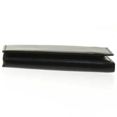 Sort pung i læder (str. 14,5x9,5 cm)