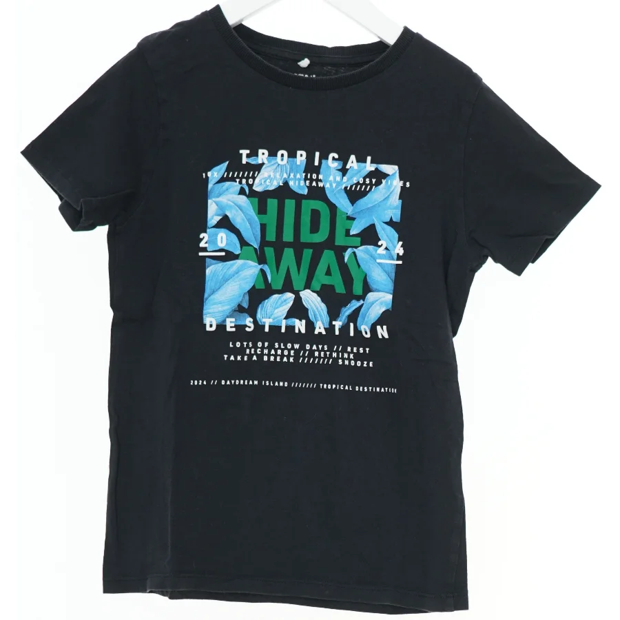 Sort T-shirt med tryk fra Name It (str. 134)