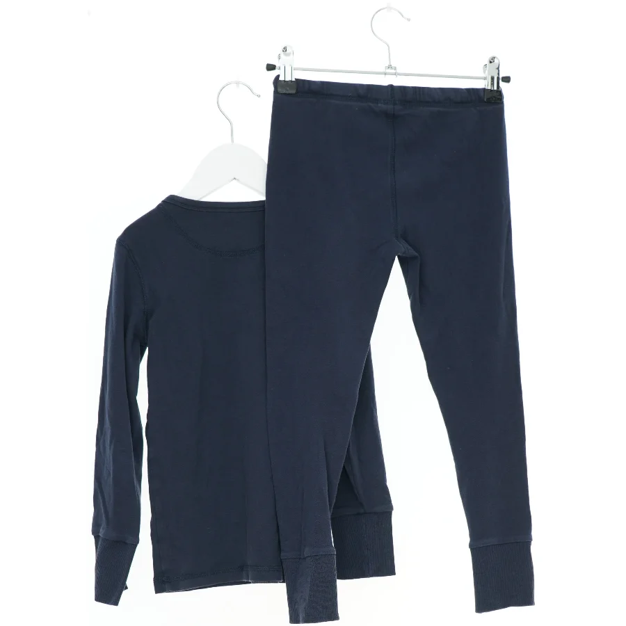 Mørkeblåt sæt med trøje og leggins fra Pomp de Lux (str. 122)