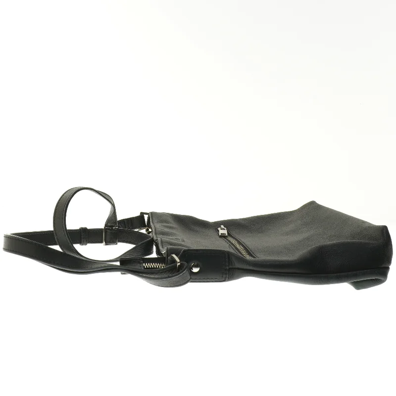 Sort skuldertaske i læder fra Adax (str. 25x30 cm)