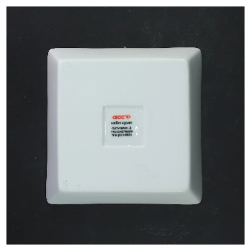 Hvide porcelæn tallerkener fra aida (str. 15x15 cm)