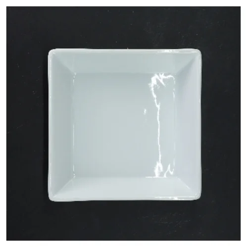 Hvide porcelæn tallerkener fra aida (str. 15x15 cm)