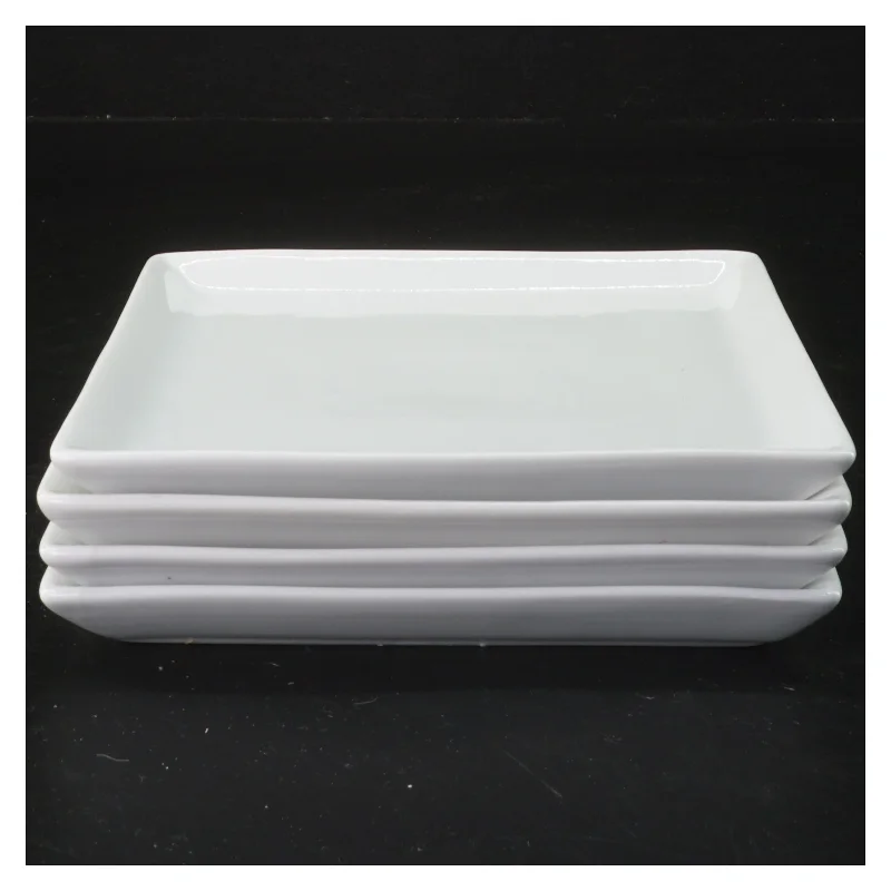 Kvadratiske porcelænstallerkener fra aida (str. 15x15 cm)