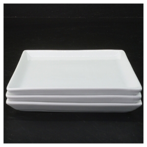 Kvadratiske tallerkener i porcelæn fra Aida (str. 15x15 cm)