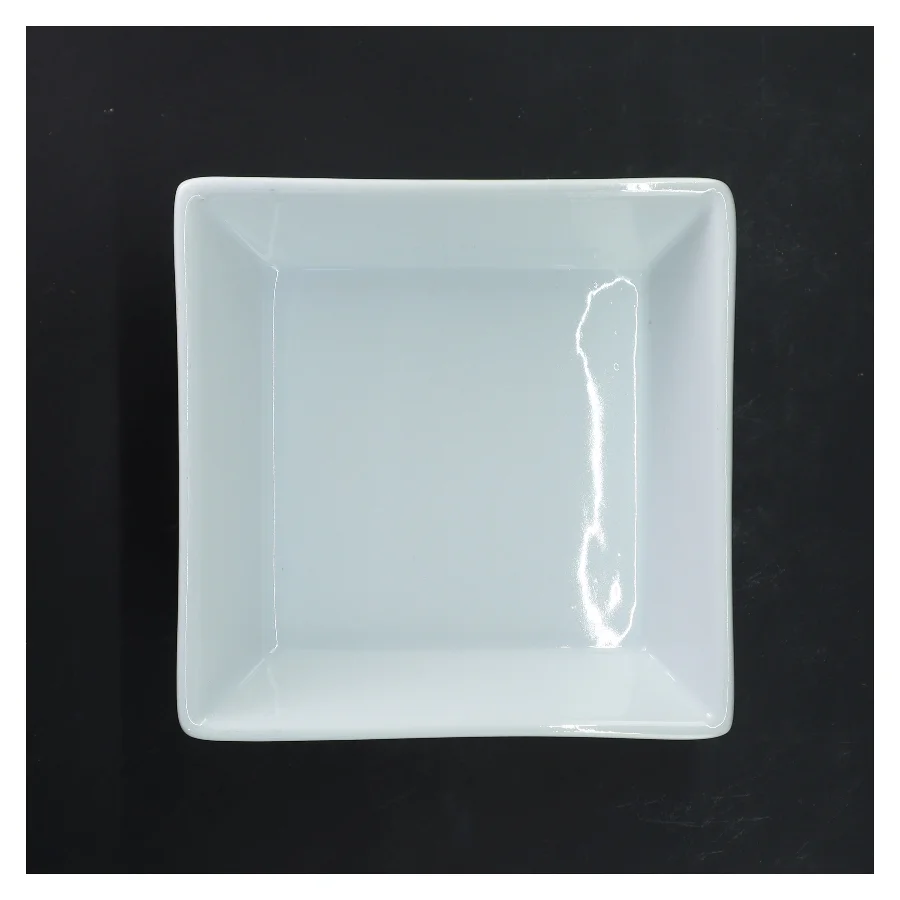 Hvide porcelænsfade, sæt af 6 fra Aida (str. 15x15 cm)