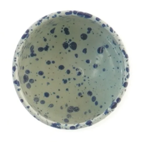Keramisk skål med blå prikker fra Tiger (str. Ø 7 cm)