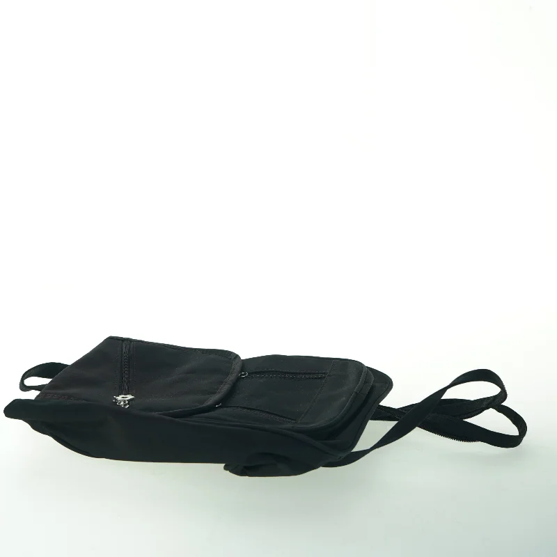 Sort rygsæk (str. 30x25 cm)