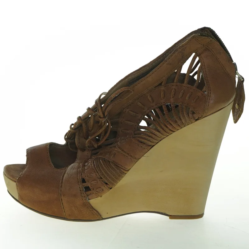 Kilehælsandaler i brun læder (damestr. 38 )