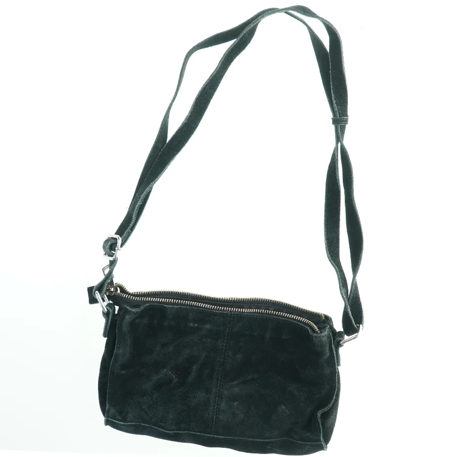 Sort skuldertaske med lommer fra Nunoo (str. 25x15 cm)