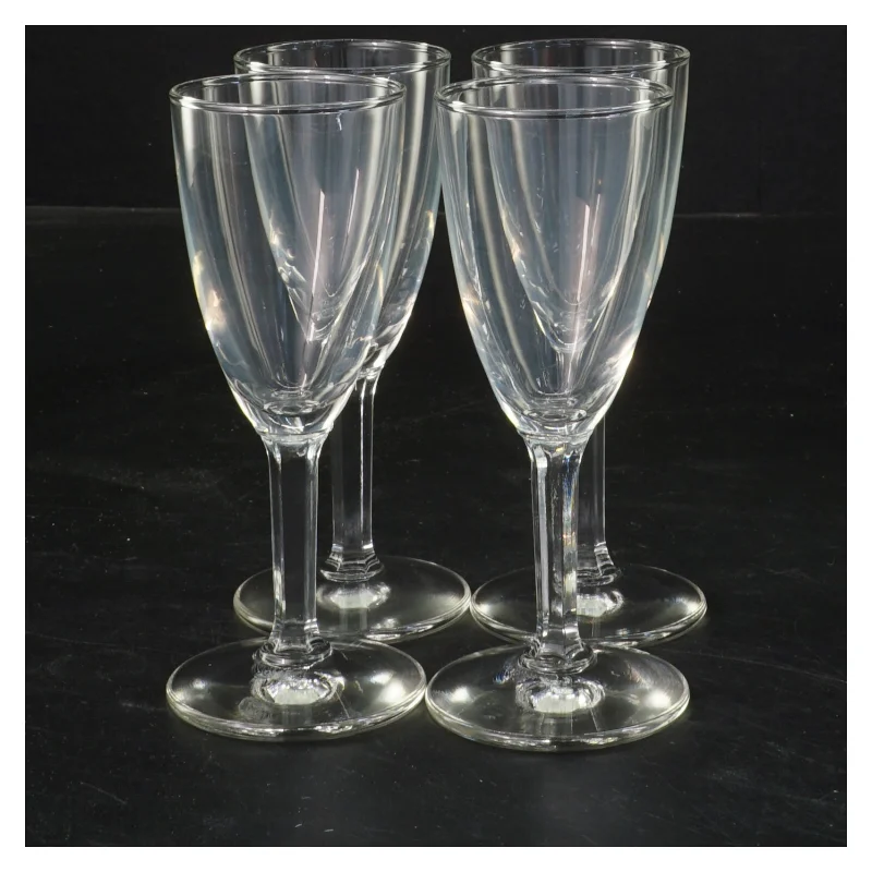 Sæt af 4 portvinglas (str. Ø 4,5x12 cm)