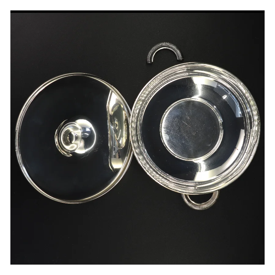 Sølvfarvet terrinemed låg (str. 25 x 22 cm)