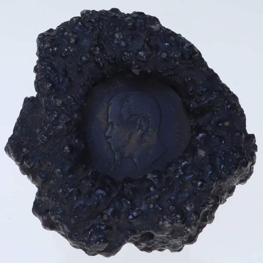 Lille sort skål (str. 6 x 2 cm)