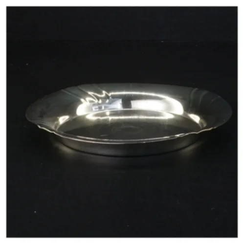 Sølvfarvet metalbakke (str. 17 x 2 cm)