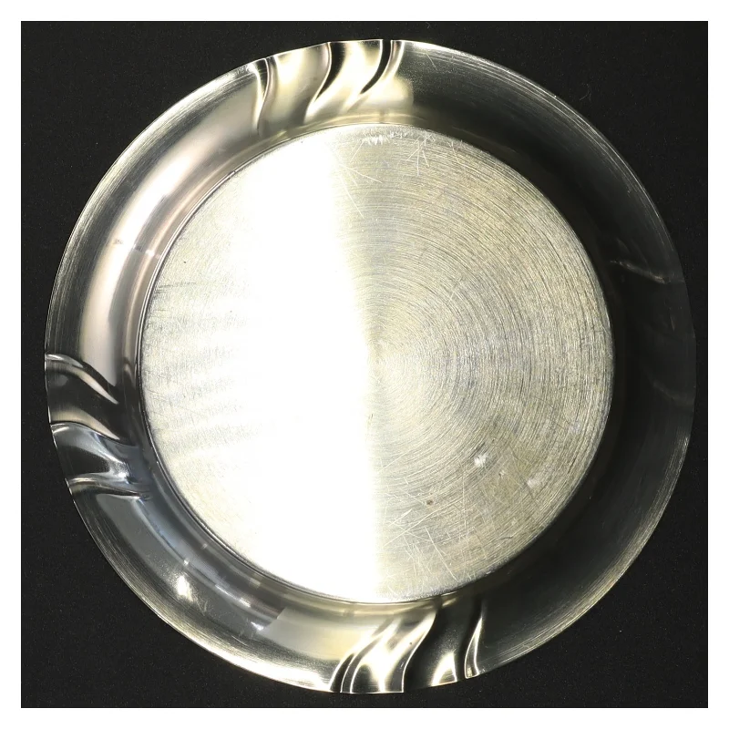 Sølvfarvet metalbakke (str. 17 x 2 cm)