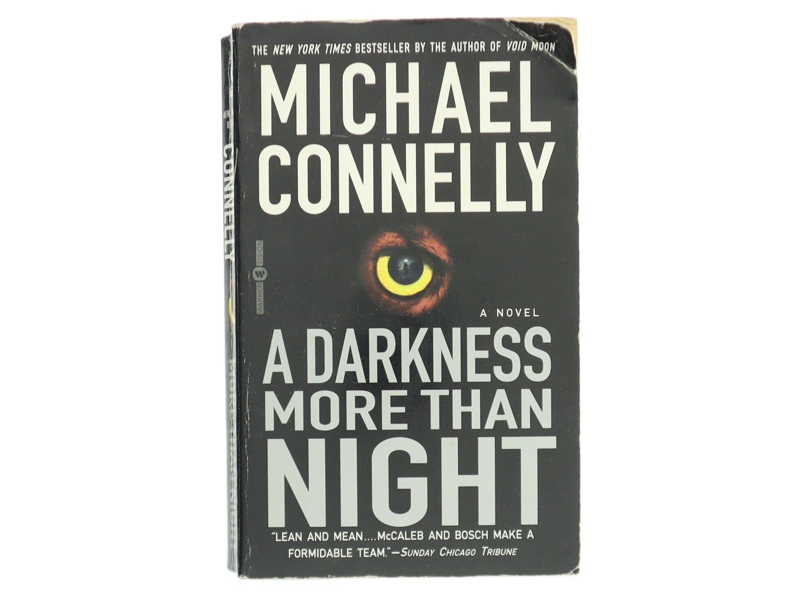 A Darkness More Than Night af Michael Connelly (Bog)