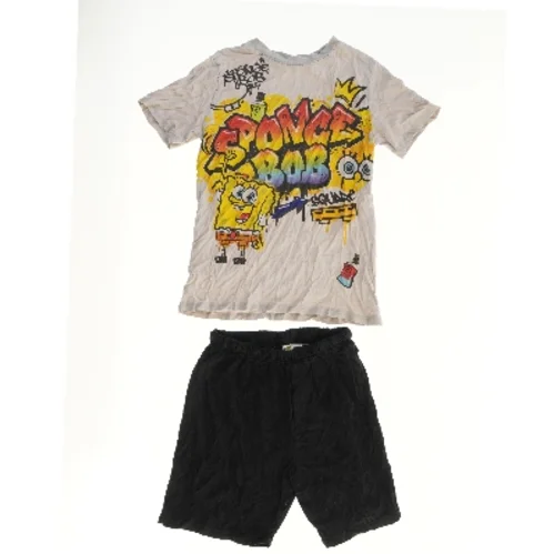 Sæt med T-shirt og shorts med SpongeBob tema fra H&M (str. 146)