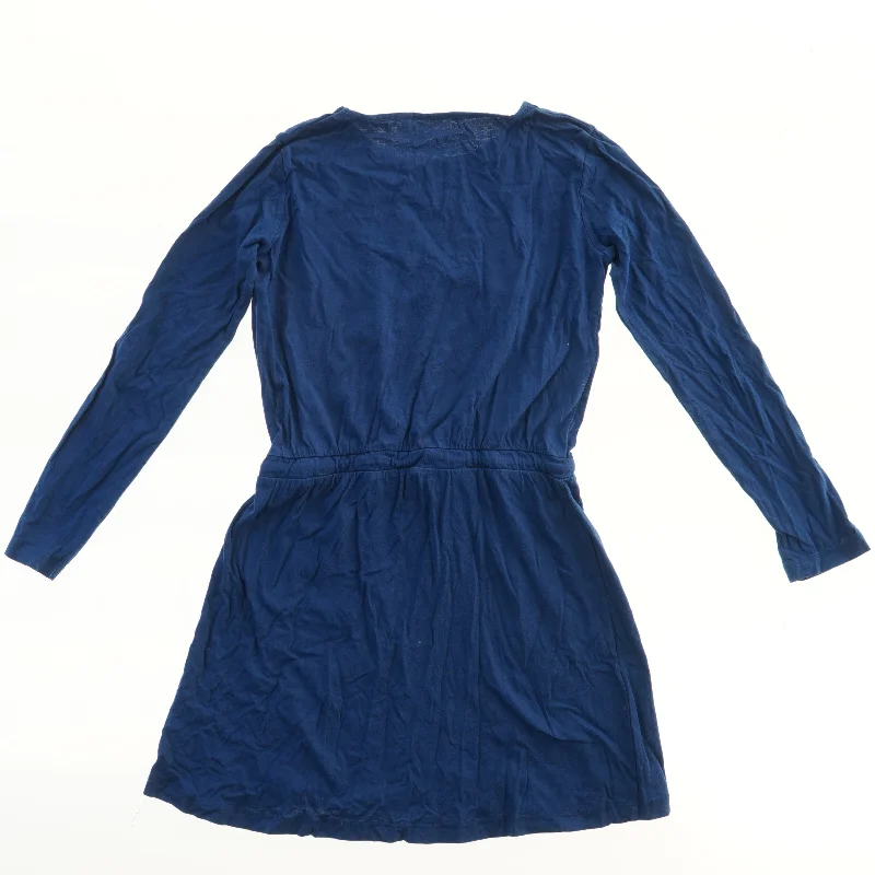 Langærmet kjole med blomstermotiv fra VRS (str. 134)