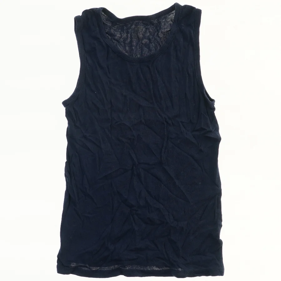 Ærmeløs top fra H&M (str. 146)