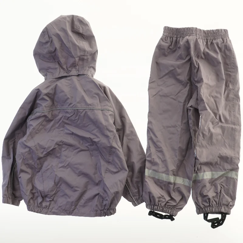 Regntøj med hætte og bukser fra Friends (str. 104)