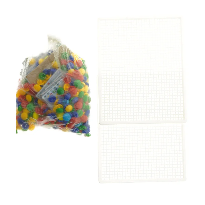 Plastik pixel sæt med farvede brikker (str. 24,5x19,5 cm)