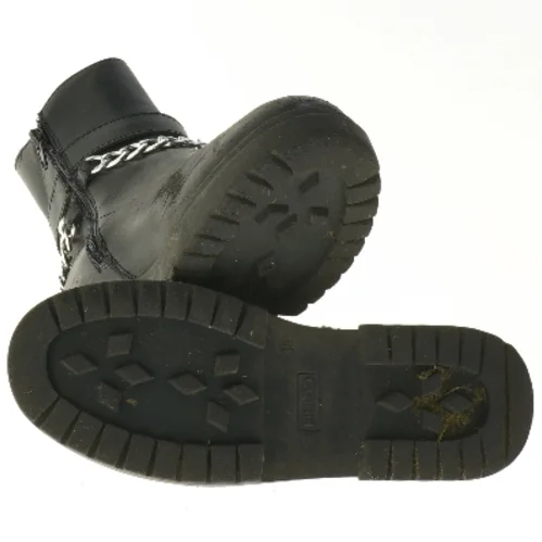 Sort ankelstøvler med kæde fra Friboo (str. 35 )