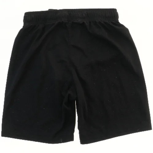 PlayStation shorts fra H&M (str. 146)