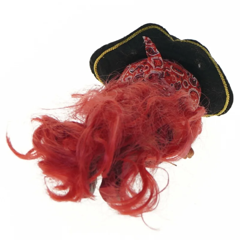 Piratdukke med rødt hår (str. 18 cm)