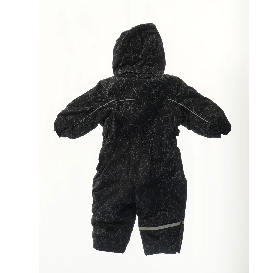 Sort flyverdragt med mønster fra Friends (str. 86)