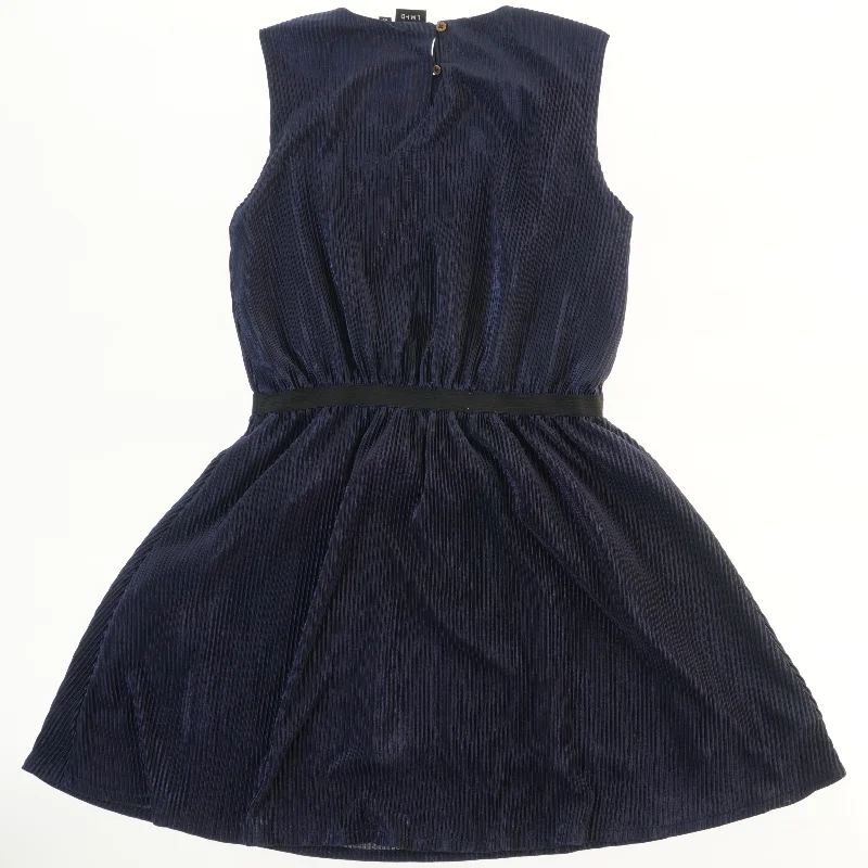 Mørkeblå kjole med elastikbånd fra LMTD (str. 158)