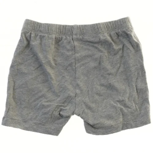 Grå shorts fra GapKids (str. 116)