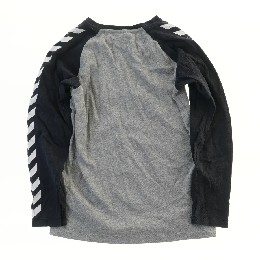 Langærmet T-shirt med logo fra Hummel (str. 152)