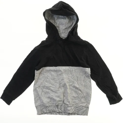 Hættetrøje med kængurulomme fra H&M (str. 122)