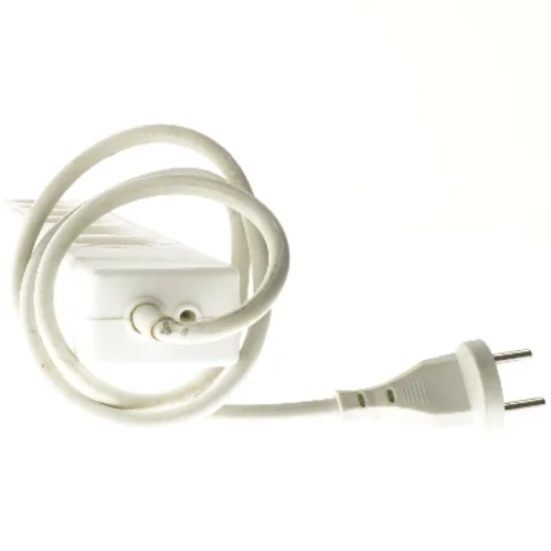 Hvid stikdåse med 6 udtag (str. 37x5,5 cm)