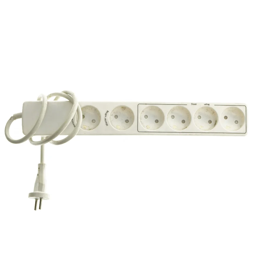 Hvid stikdåse med 6 udtag (str. 37x5,5 cm)