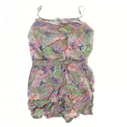 Sommerdragt med blomsterprint fra H&M (str. 134)