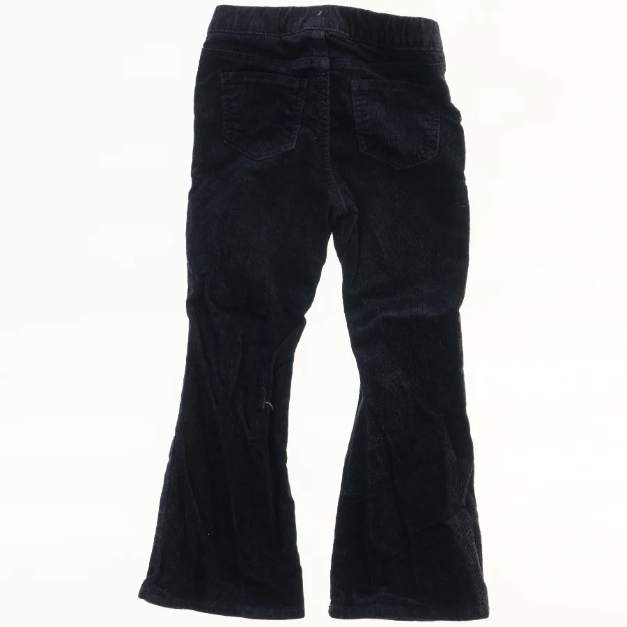 Fløjlsbukser fra H&M (str. 104)