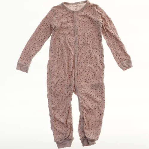 Heldragt med mønster fra BeKids (str. 104)