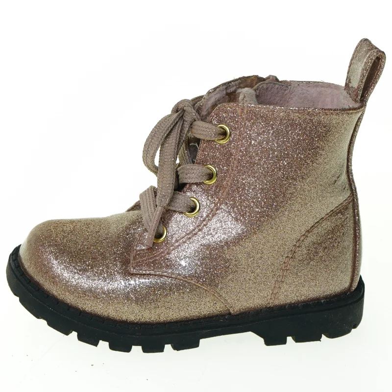 Støvlet med glitter fra H&M str. 20-21