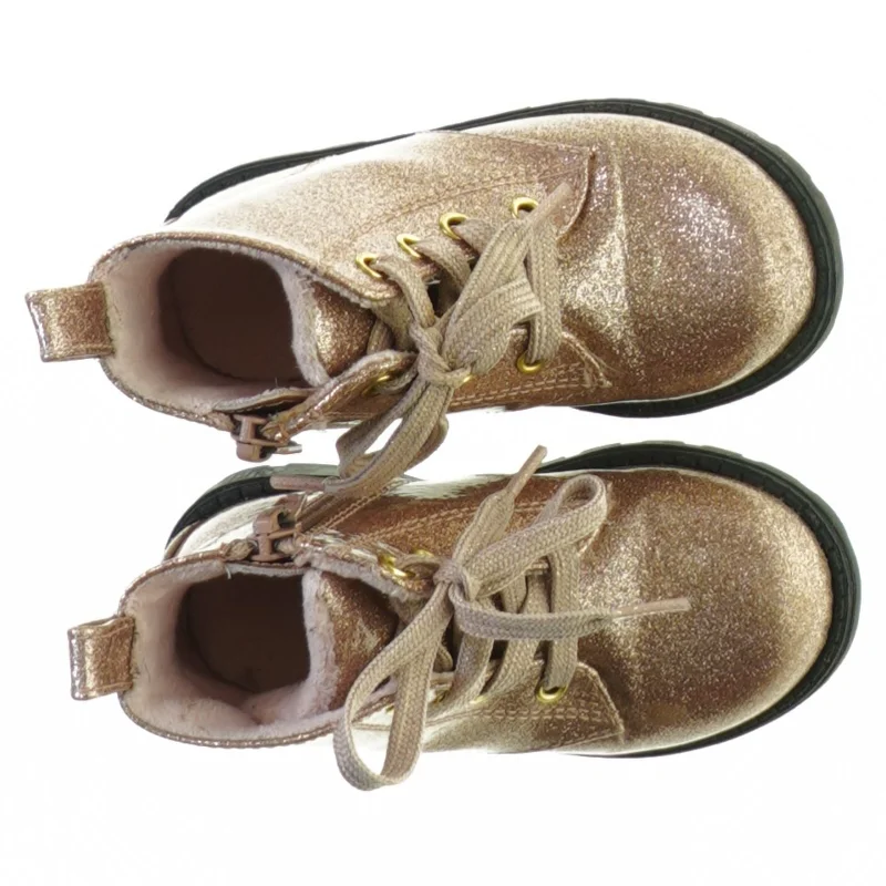 Støvlet med glitter fra H&M str. 20-21