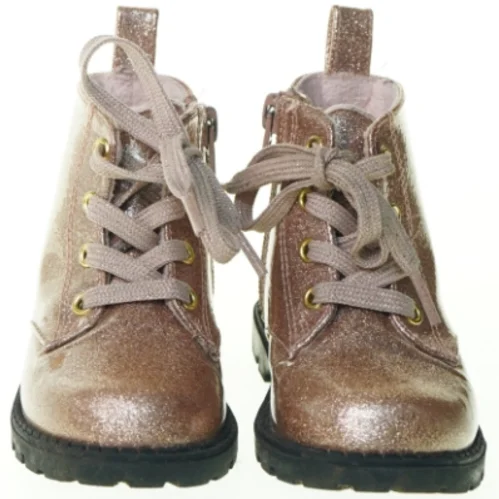 Støvlet med glitter fra H&M str. 20-21