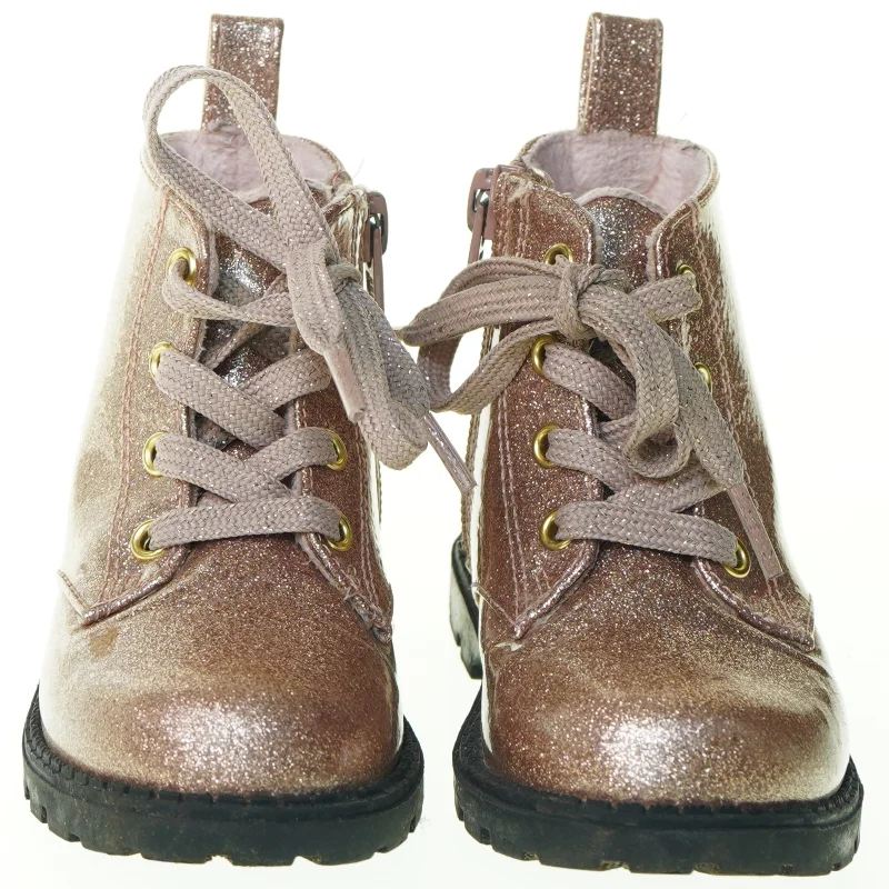 Støvlet med glitter fra H&M str. 20-21