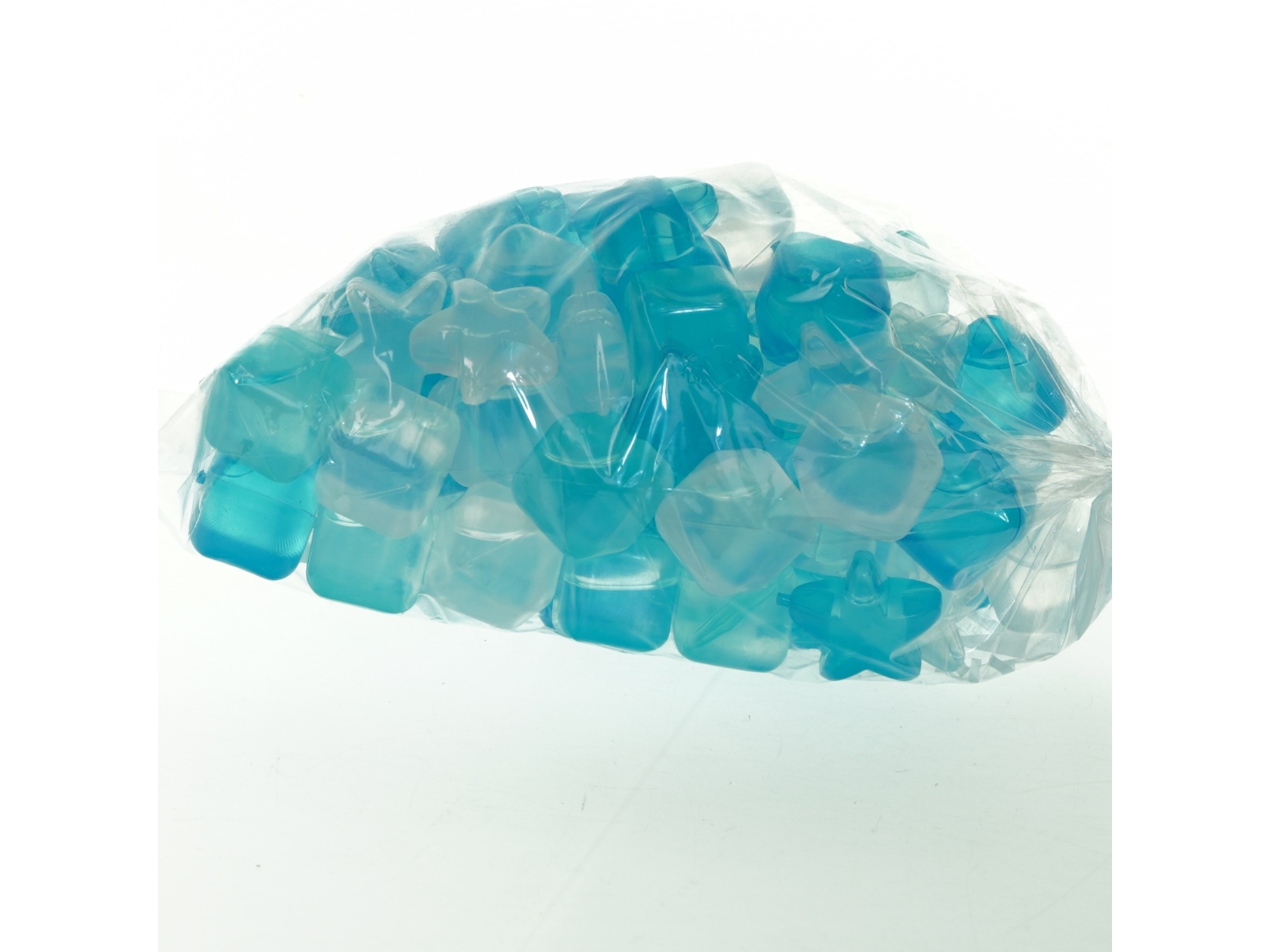 Genanvendelige isterninger i plastic