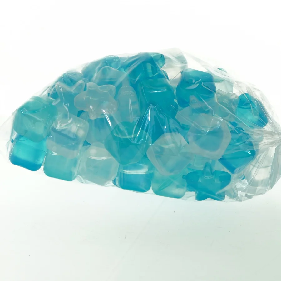 Genanvendelige isterninger i plastic