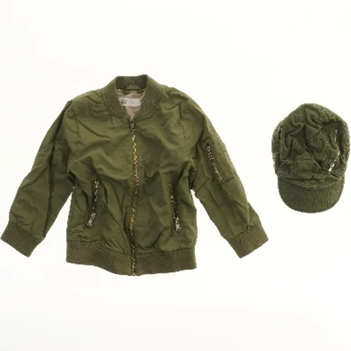 Jakke og kasket fra H&M str. 104