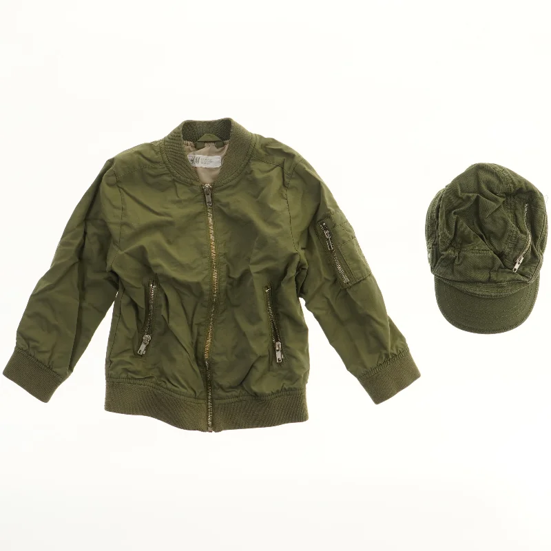 Jakke og kasket fra H&M str. 104