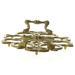 Antikt grydeunderlag / bordskåner i messing (24 cm)