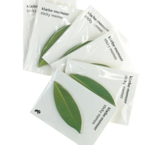 Seks pakker selvklæbende memoer (post-it notes) med bladmotiv (10 cm)